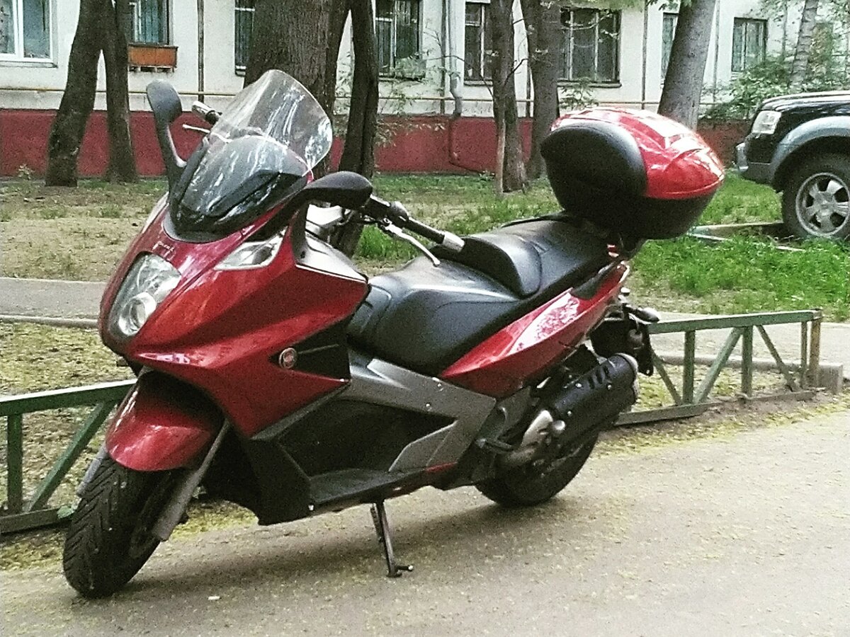 Самый мощный скутер Gilera GP 800
