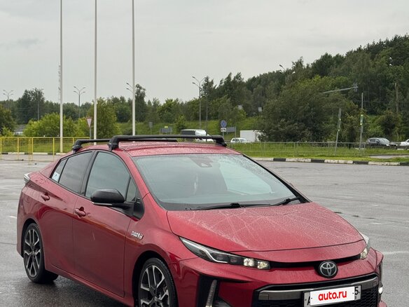 2018 Toyota Prius PHV ZVW52 IV (XW50), красный, 1900000 рублей - вид 4