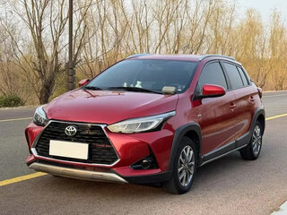 2021 Toyota Yaris L XP150 Рестайлинг, красный, 1050000 рублей, вид 1