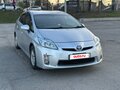 2011 Toyota Prius III (XW30), серебристый, 830000 рублей - вид 2