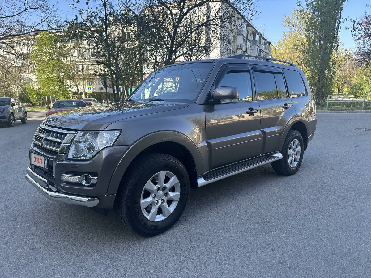 Купить б/у Mitsubishi Pajero IV Рестайлинг 2 3.2d AT (200 л.с.) 4WD ...