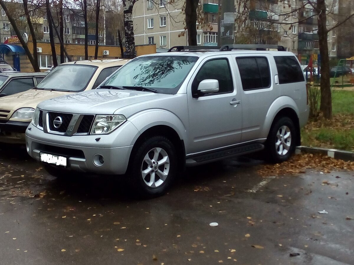 Nissan Pathfinder i 3 0