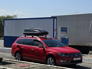 2011 Volkswagen Passat EcoFuel B7, красный, 800000 рублей, вид 1