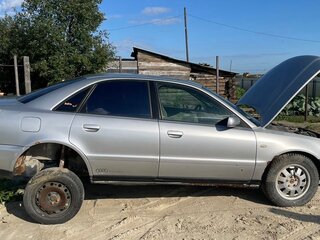 1999 Audi A4 I (B5) Рестайлинг, серебристый, 200000 рублей, вид 1