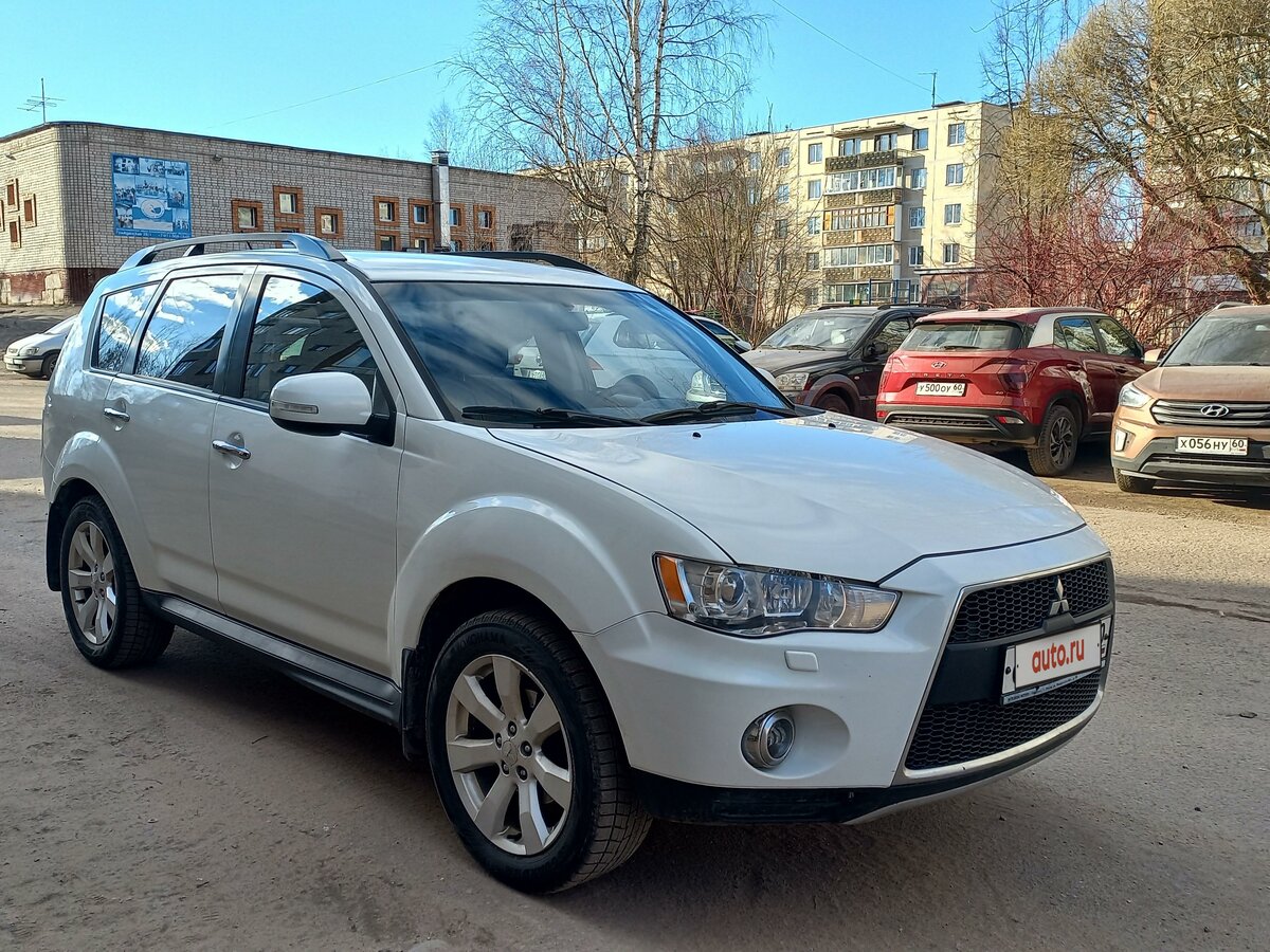 Купить б/у Mitsubishi Outlander II Рестайлинг 2.4 CVT (170 л.с.) 4WD ...