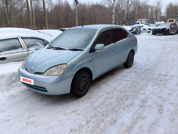 2000 Toyota Prius I Рестайлинг (XW10), зелёный, 320000 рублей