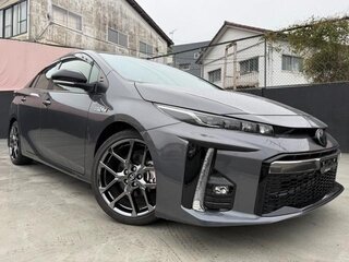 2021 Toyota Prius IV Рестайлинг (XW50), серый, 1895384 рублей, вид 1