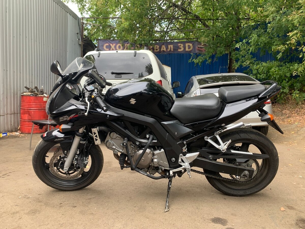Купить б/у Suzuki SV 650 инжектор 6 передач в Москве: чёрный спорт ...