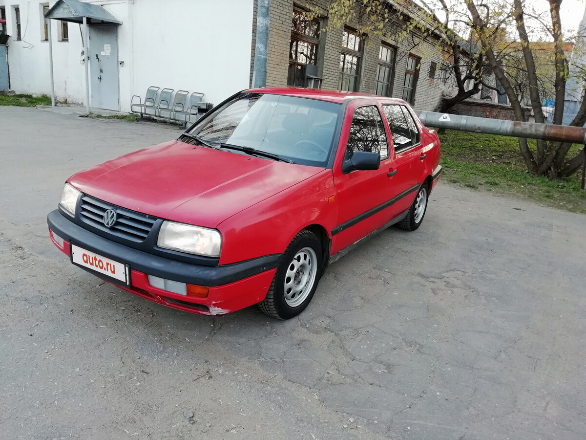 Volkswagen Vento красный