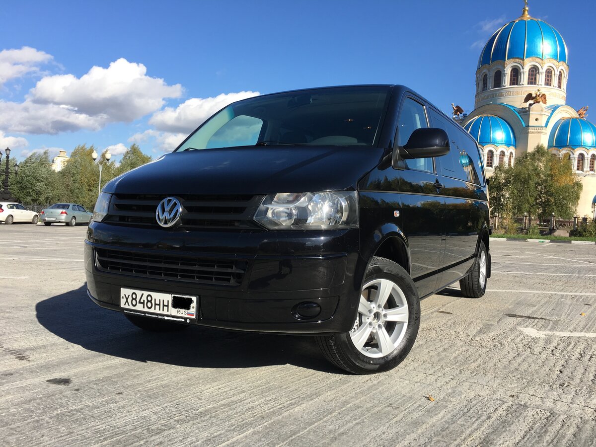 Volkswagen Caravelle черный