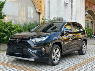 2022 Toyota RAV4 V (XA50), чёрный, 2497000 рублей, вид 1