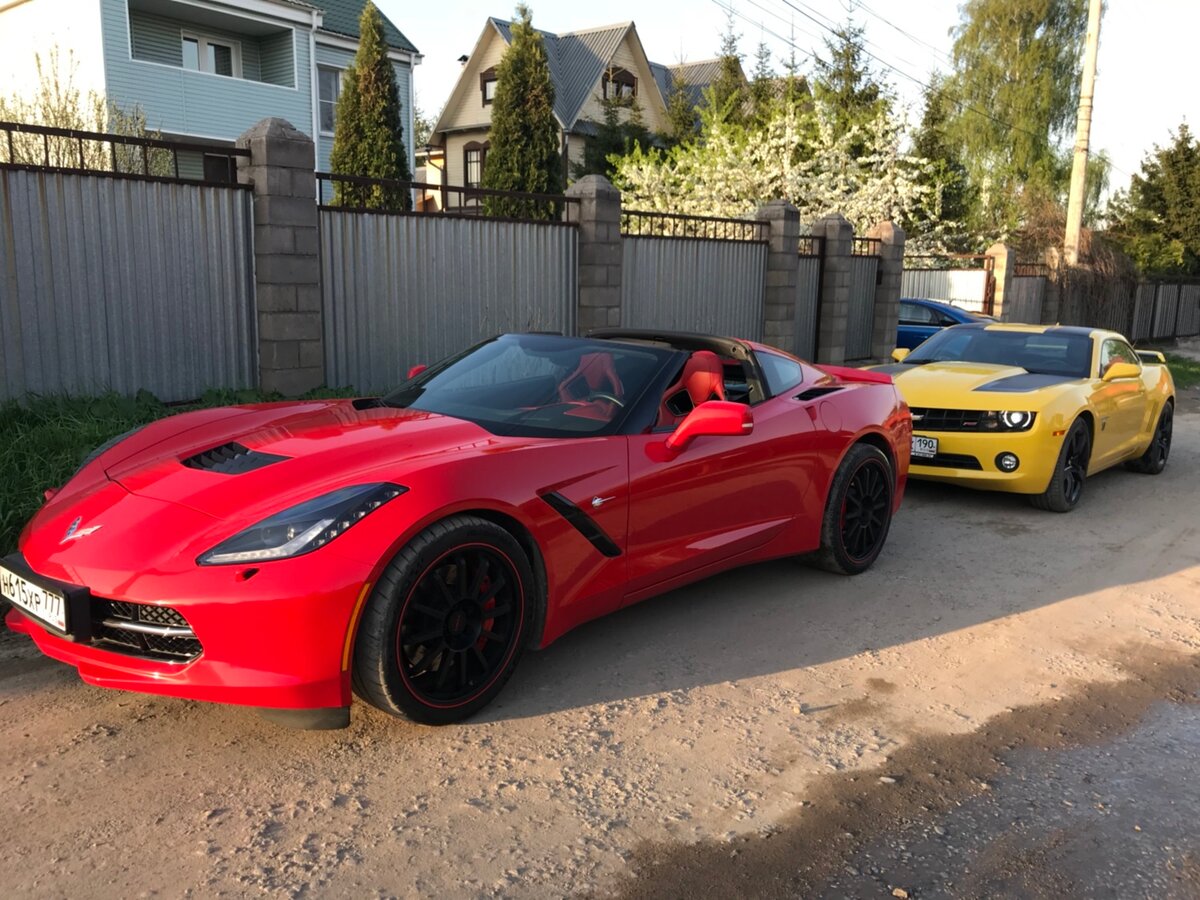 Chevrolet Corvette c7 красный