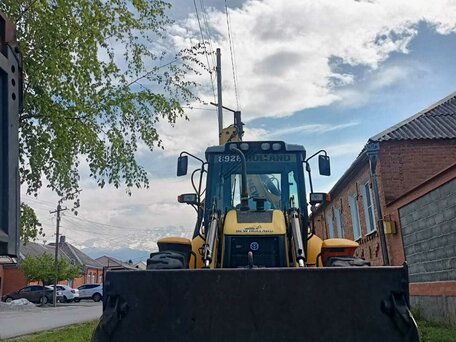 2011 New Holland B115B, жёлтый, 6000000 рублей, вид 1
