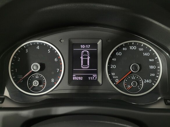 2016 Volkswagen Tiguan I Рестайлинг, белый - вид 14