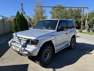 1997 Mitsubishi Pajero II Рестайлинг, серебристый, 1900000 рублей, вид 1