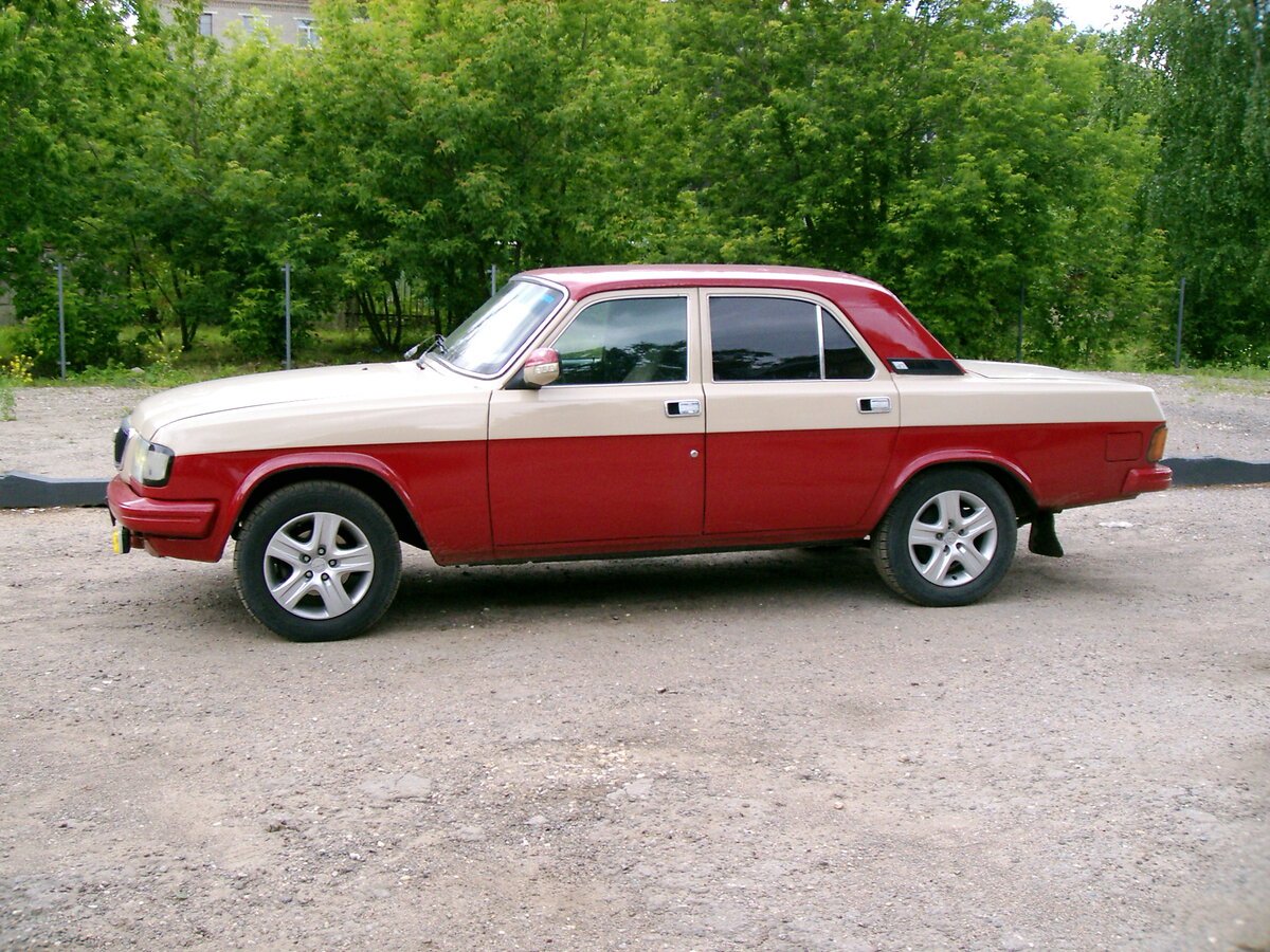 Розовая Волга 3102