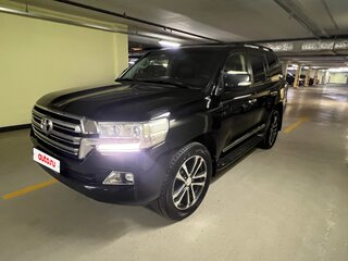 2015 Toyota Land Cruiser 200 Series Рестайлинг 2, чёрный, 5000000 рублей, вид 1