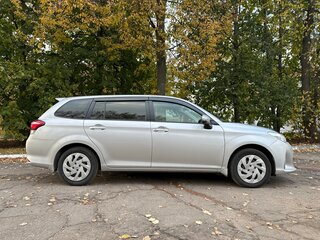 2017 Toyota Corolla Fielder XI (E160, E170, E180) Рестайлинг 1, серебристый, 1415000 рублей, вид 1