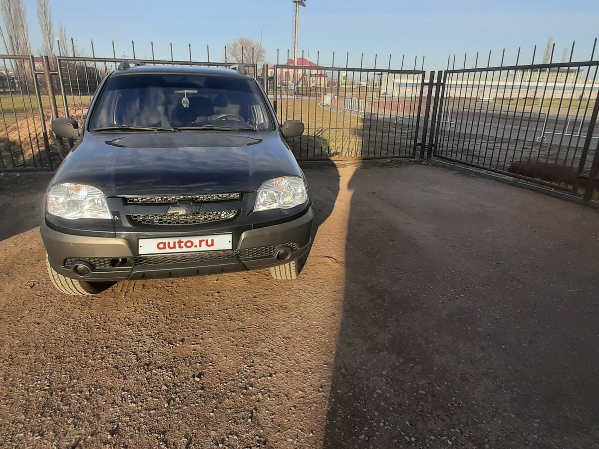 Купить б/у Chevrolet Niva I Рестайлинг 1.7 MT (80 л.с.) 4WD бензин ...