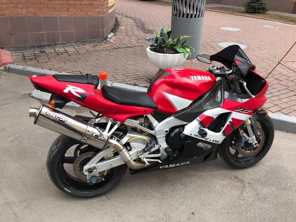 Yamaha YZF r1 2000