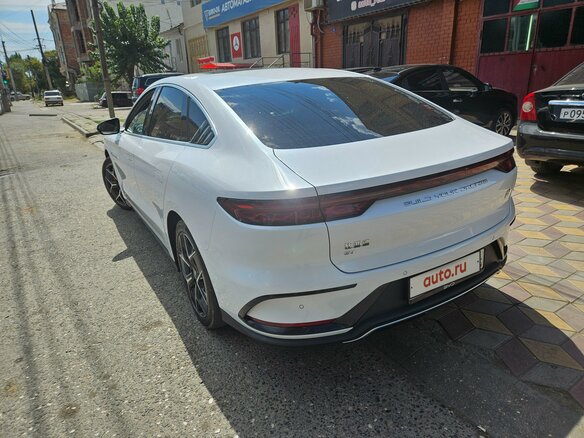 2022 BYD Han I Рестайлинг, белый - вид 3