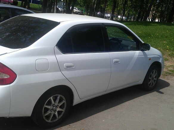2001 Toyota Prius I Рестайлинг (XW10), белый, 450000 рублей - вид 1
