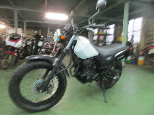 2005 Yamaha TW225, белый - вид 10