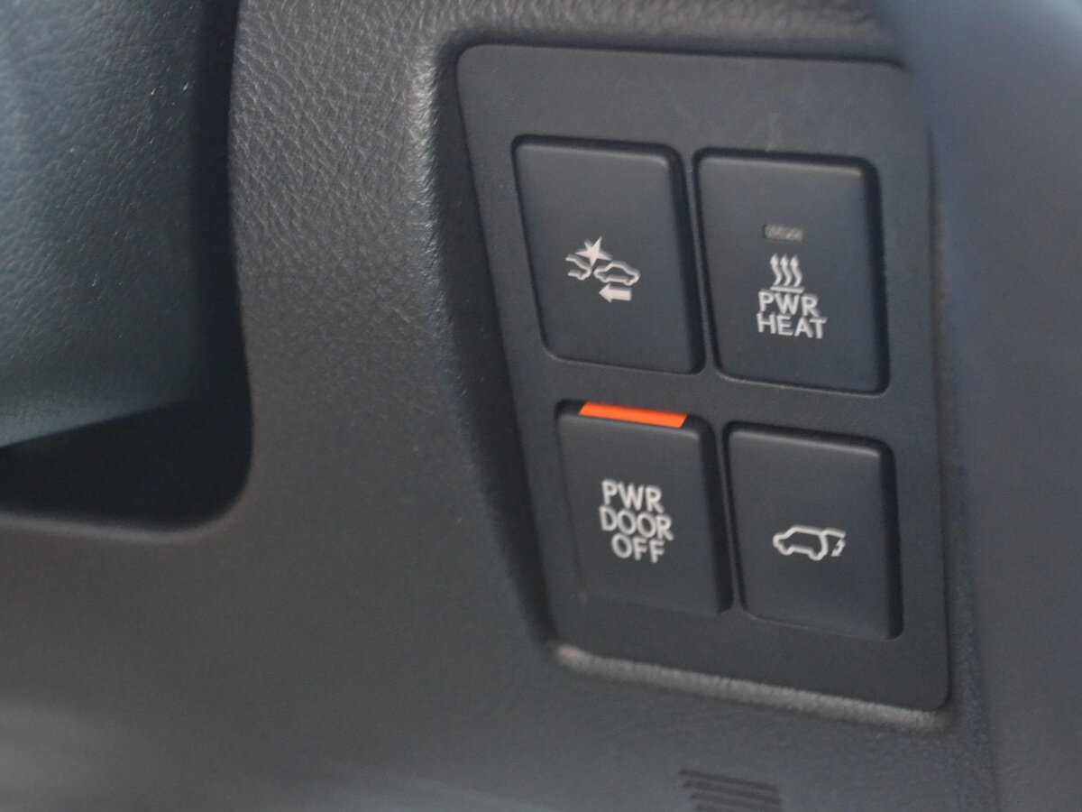 LEXUS LX - фото 22