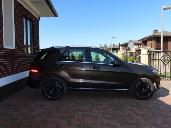 2017 Mercedes-Benz GLE 300 I (W166), коричневый, 2800000 рублей - вид 9
