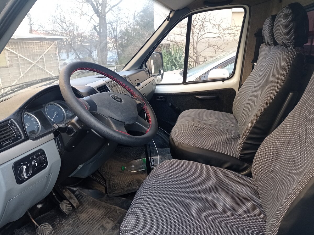 Купить б/у ГАЗ Соболь (2217) бензин механика в Севастополе: белый ...