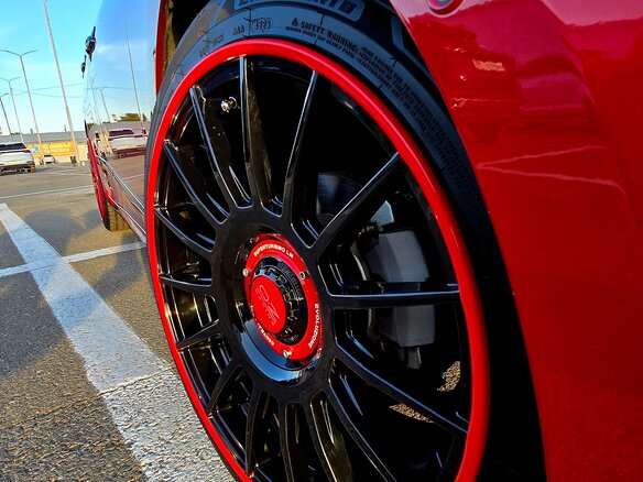 2018 Toyota Prius IV Рестайлинг (XW50), красный, 2700000 рублей - вид 29