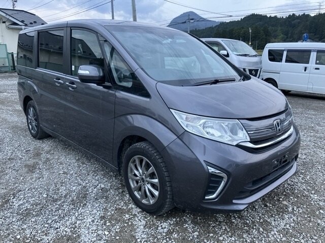Honda Stepwgn V Рестайлинг
