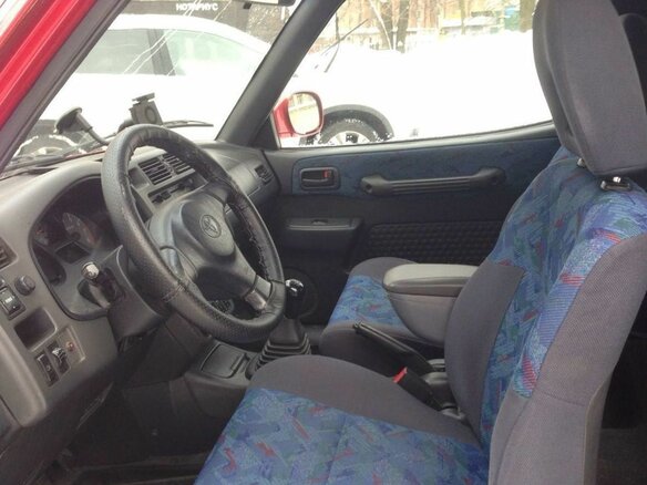 1998 Toyota RAV4 I (XA10), красный - вид 1