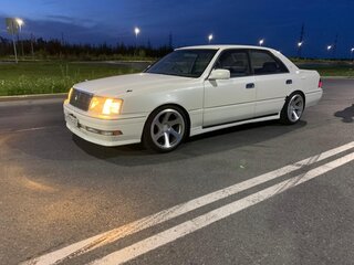 1997 Toyota Crown X (S150), белый, 850000 рублей, вид 1