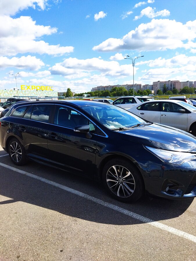Toyota Avensis 2017 универсал