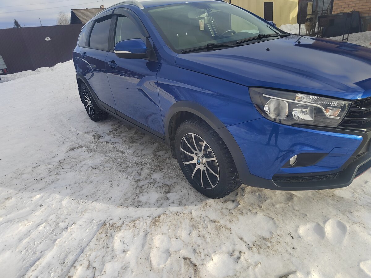 Купить б/у Lada (ВАЗ) Vesta I SW Cross 1.6 MT (106 л.с.) бензин ...