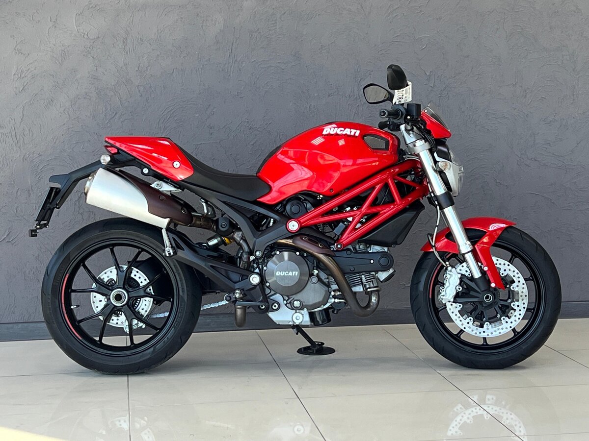 Ducati Monster 796