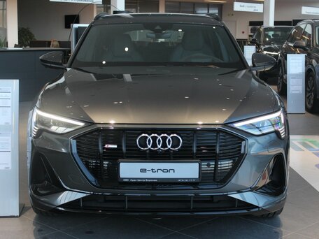 Улучшенный интерьер автомобиля