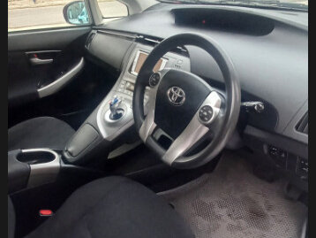 2014 Toyota Prius III Рестайлинг (XW30), розовый, 1250000 рублей - вид 27