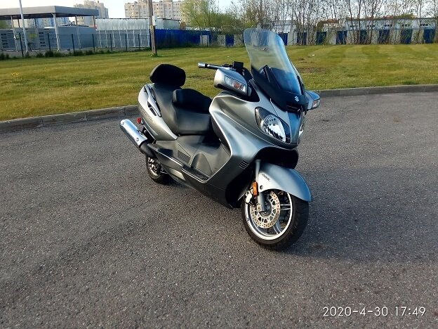 Suzuki burgman skywave 650