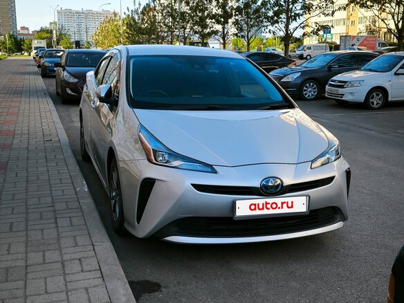 2019 Toyota Prius IV Рестайлинг (XW50), серебристый, 1910000 рублей - вид 17
