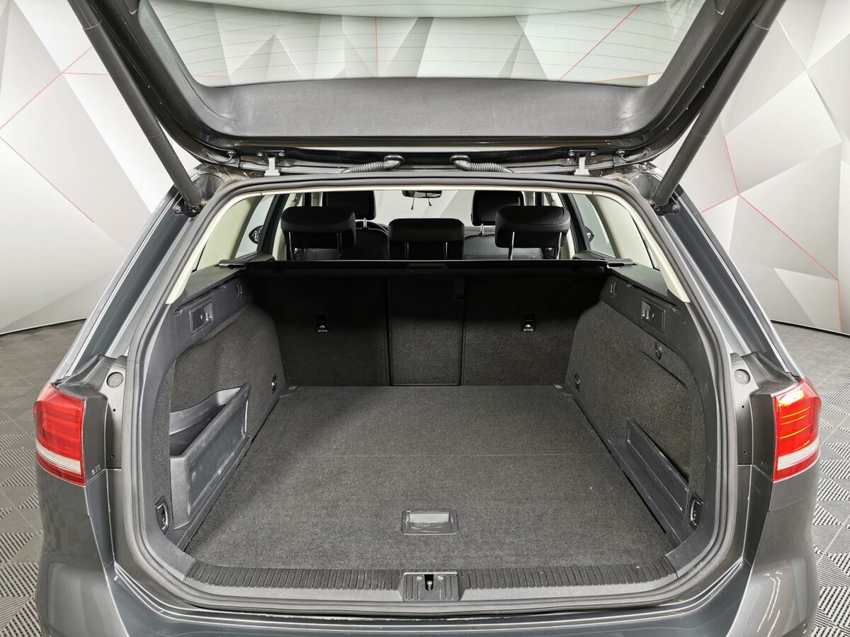 Купить б/у Volkswagen Passat B8 Alltrack 2.0 AMT (220 л.с.) 4WD бензин робот в М