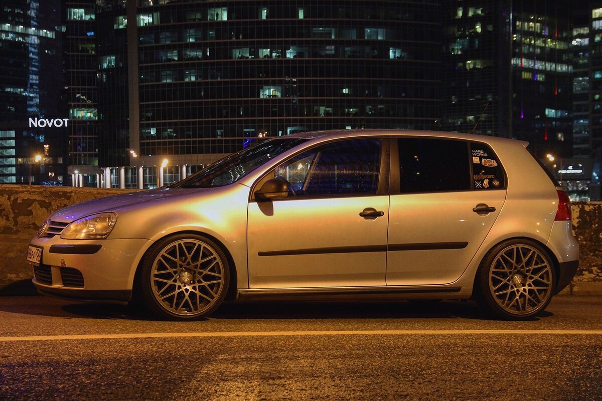 2009 Volkswagen Golf Base Rotiform Nue 19x8.5 +38