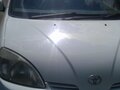 2001 Toyota Prius I Рестайлинг (XW10), белый, 450000 рублей