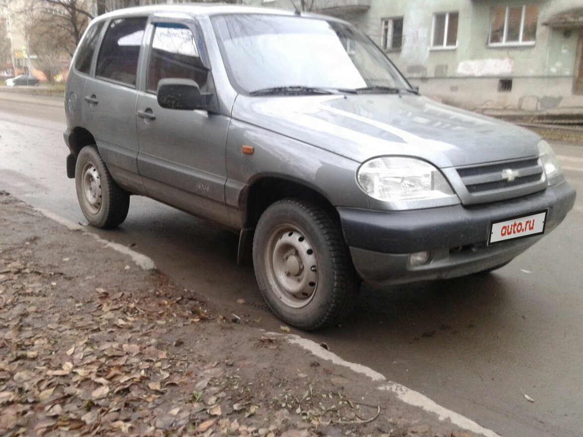 Шевроле Нива 2007 серый