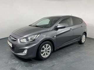 2013 Hyundai Solaris I, серый, 880000 рублей, вид 1