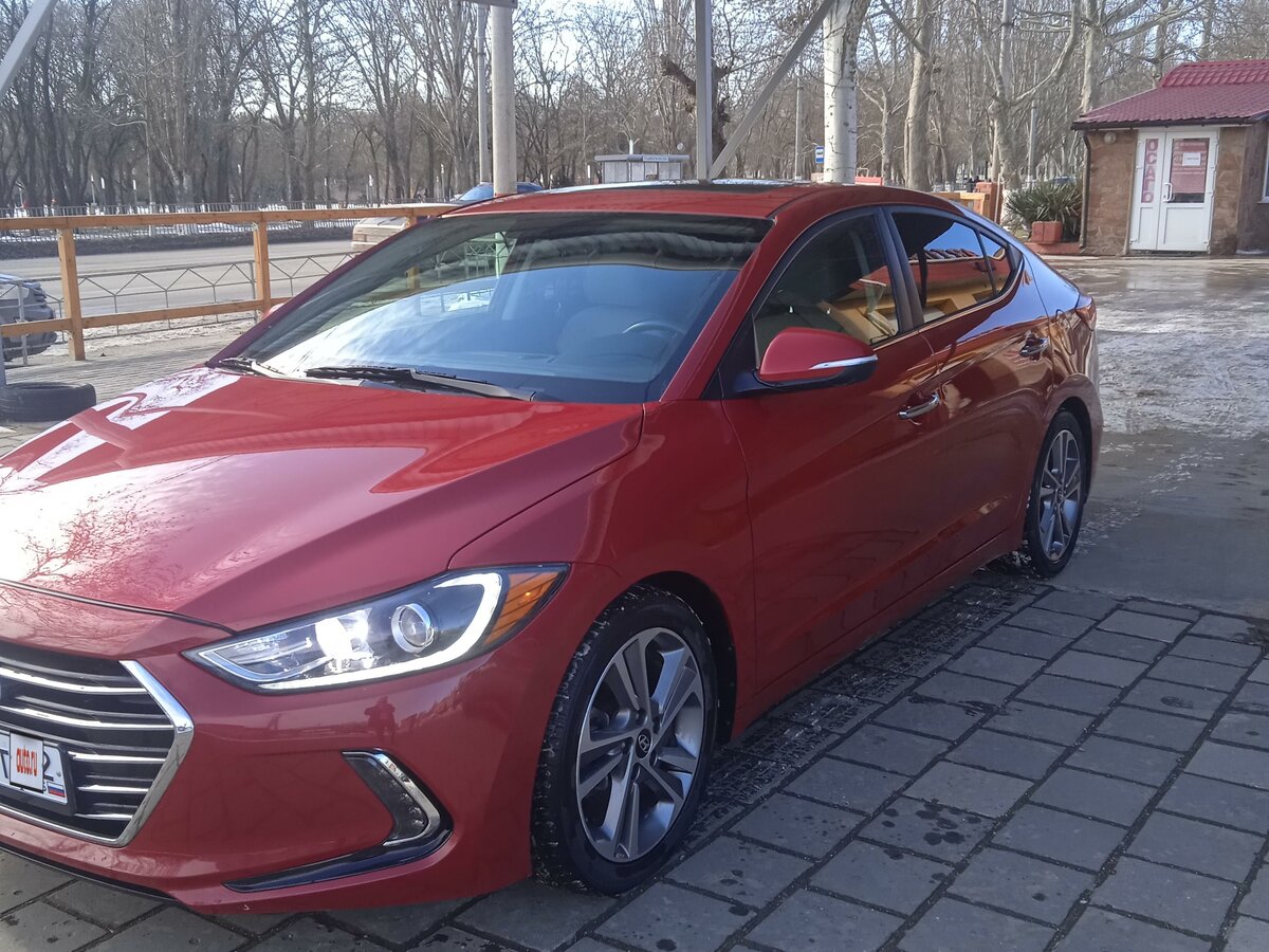 Купить б/у Hyundai Elantra VI (AD) 2.0 AT (150 л.с.) бензин автомат в ...
