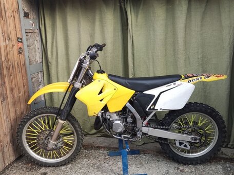 Suzuki rm 125 price deals