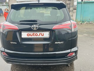 2016 Toyota RAV4 IV (XA40) Рестайлинг, чёрный, 2600000 рублей, вид 3