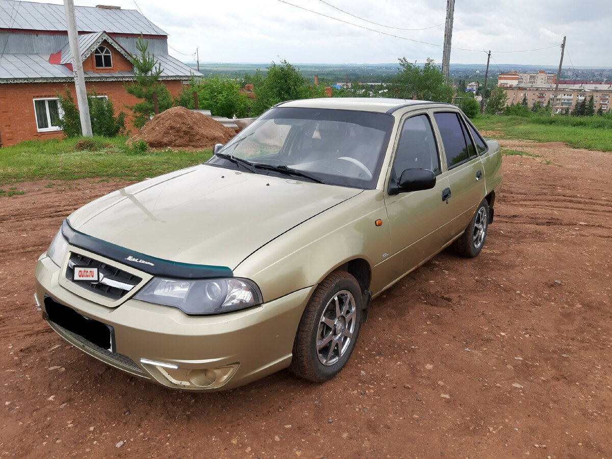 Daewoo Nexia цвет золотистый